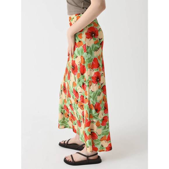 NEW KITRI layla skirt in green garden floral - Picture 2 of 3